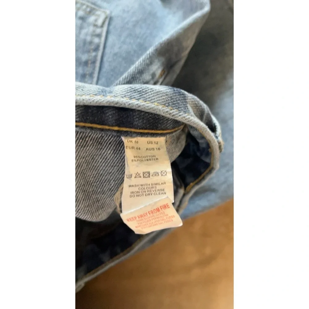 PrettyLittleThing Light Wash Denim Straight Leg Jeans Women's Size US 12‎